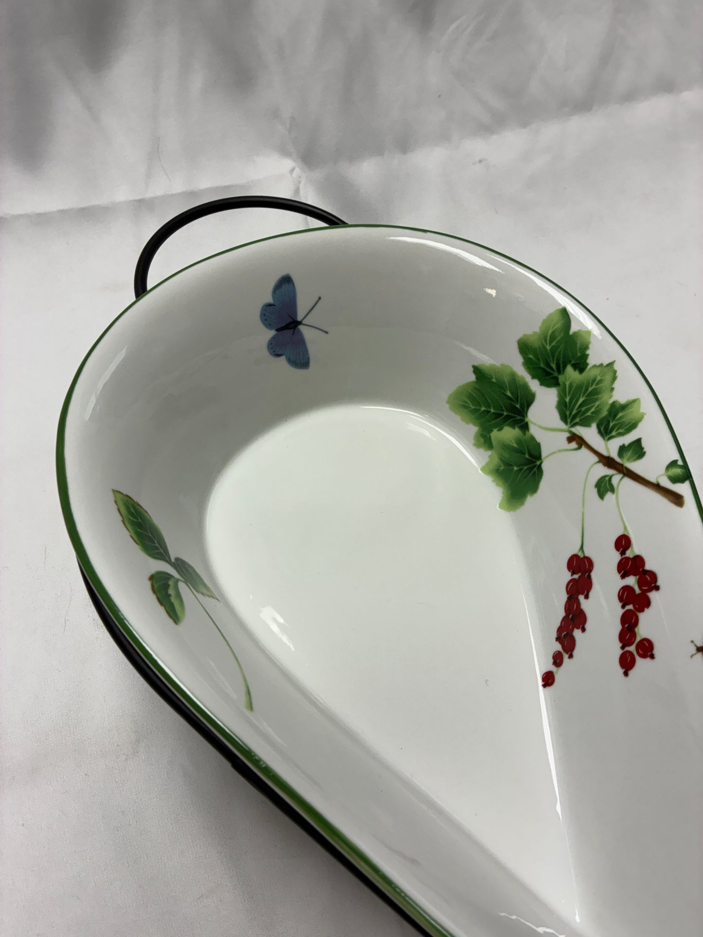Temp-tations by Tara Ceramic Basket with Metal Stand #2