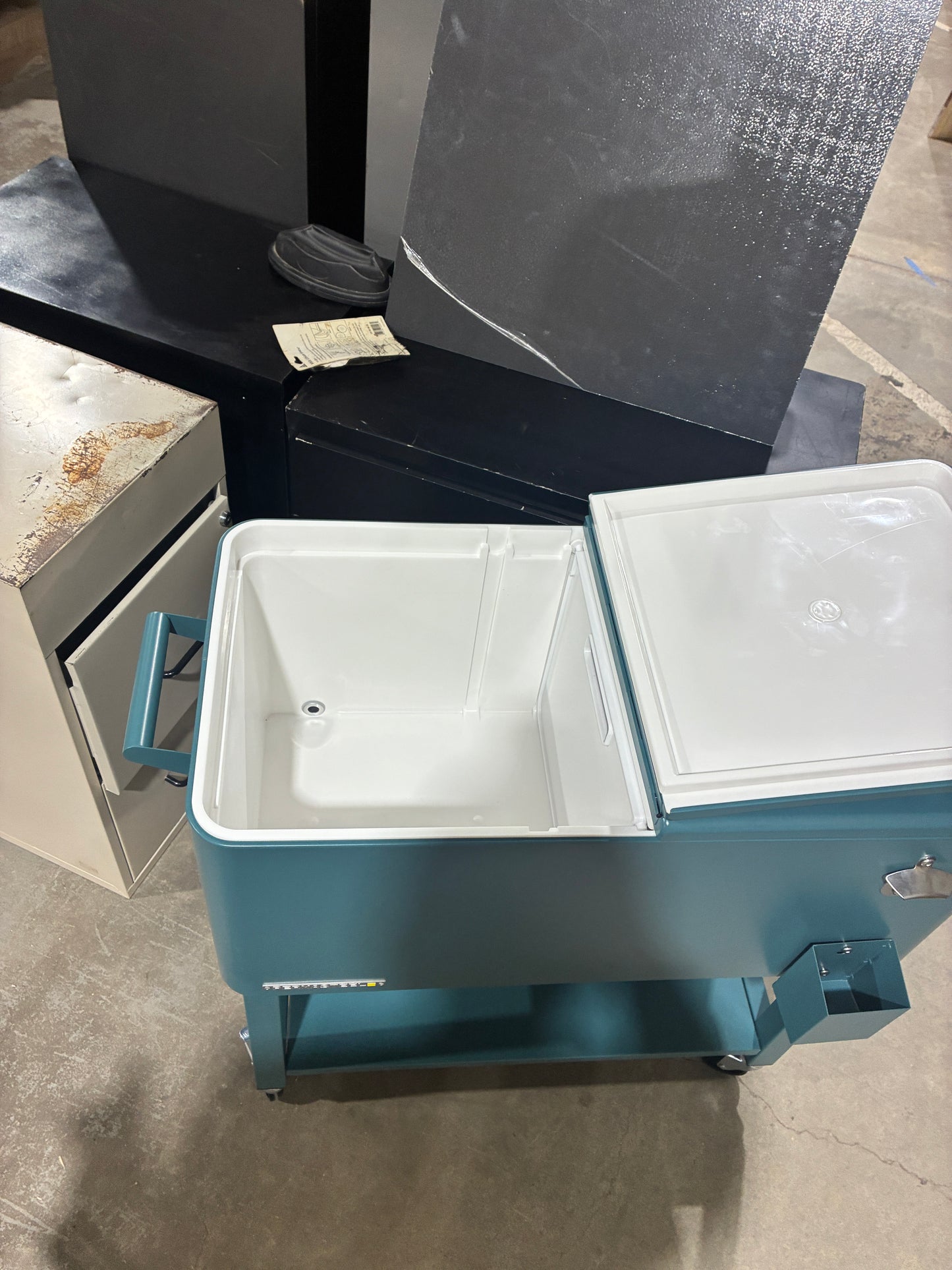 Permasteel Rolling Patio Cooler