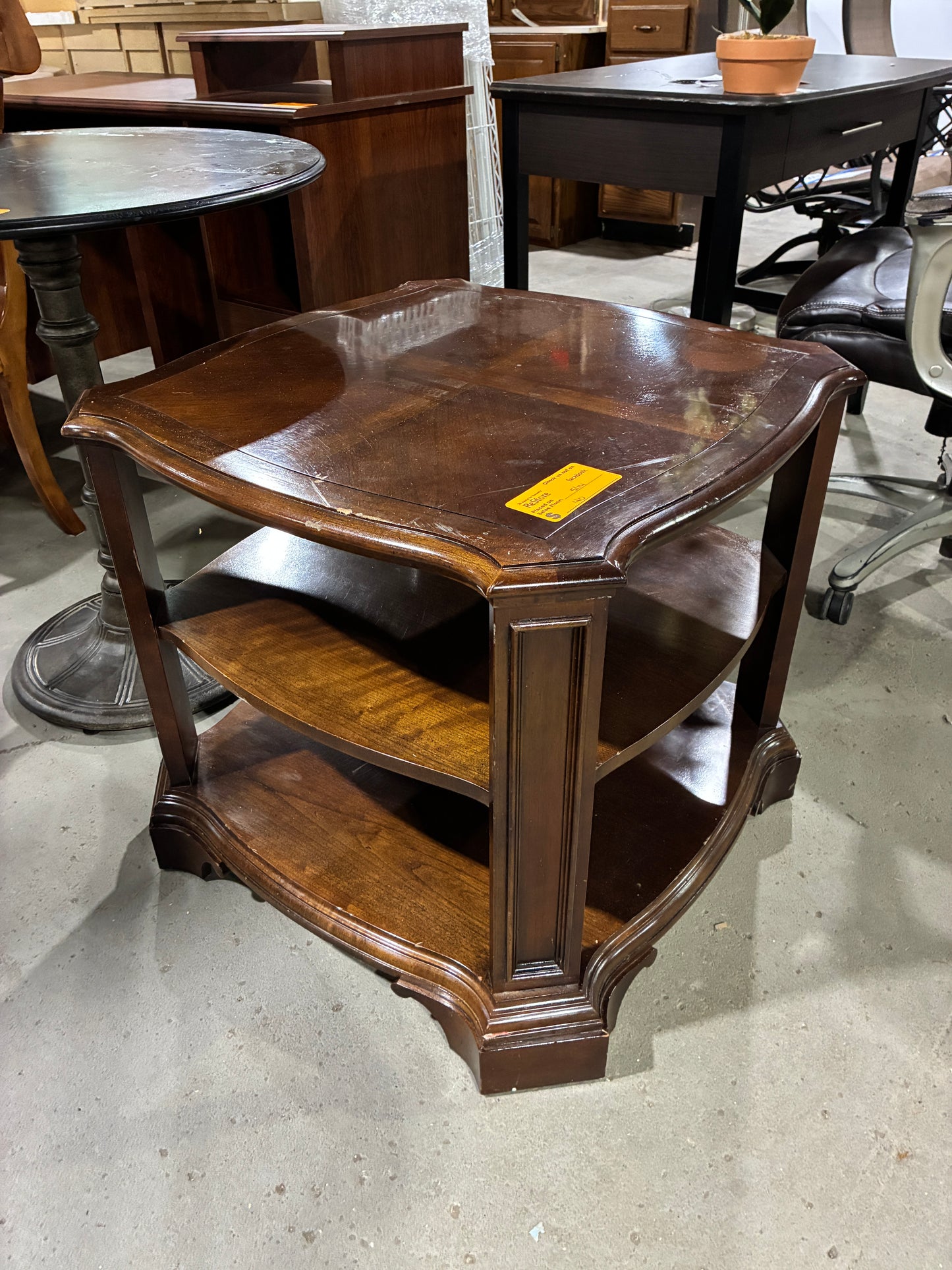 Traditional Wood End Table with Shelving