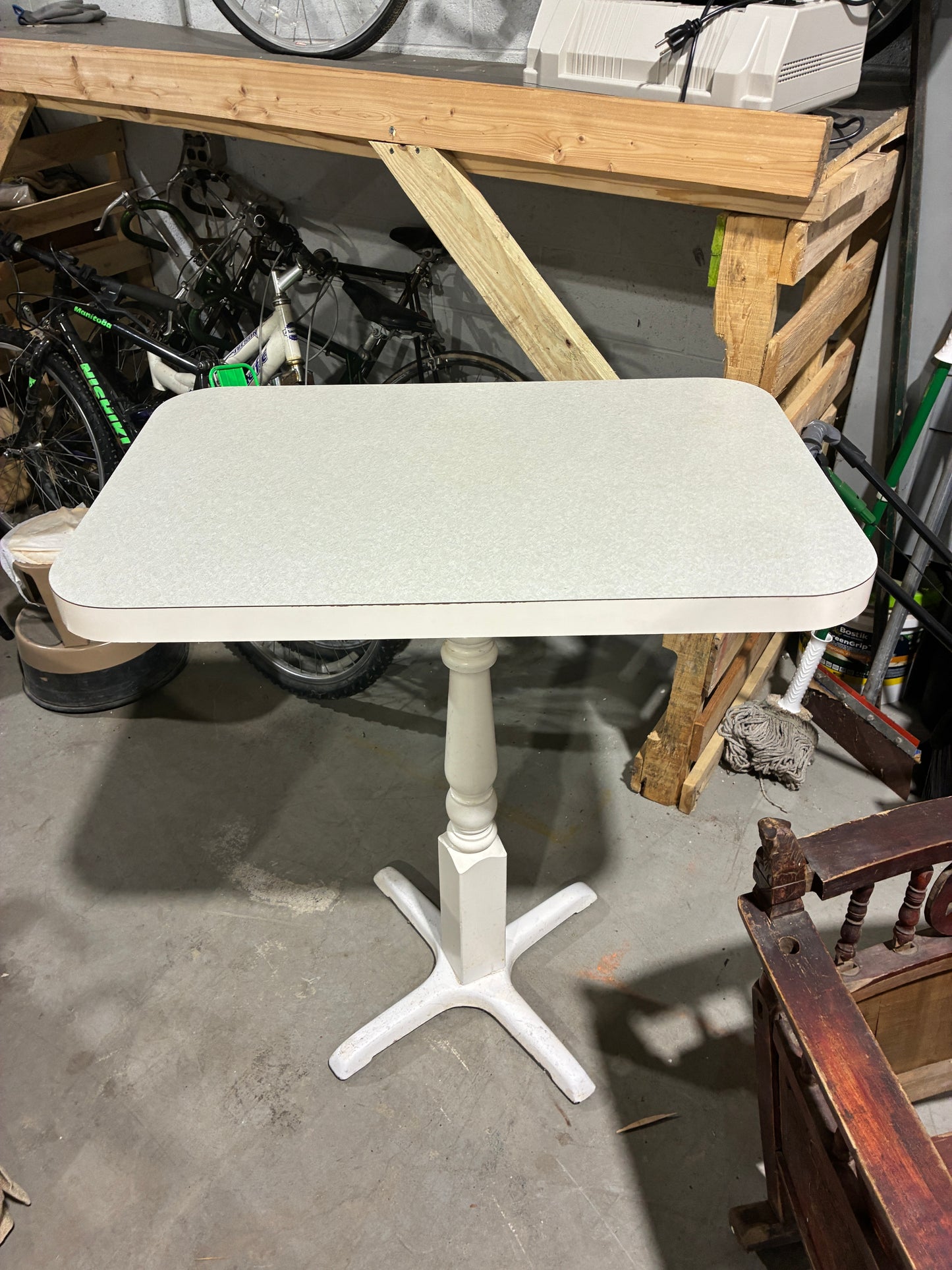 Retro Pedestal Table with Laminate Top