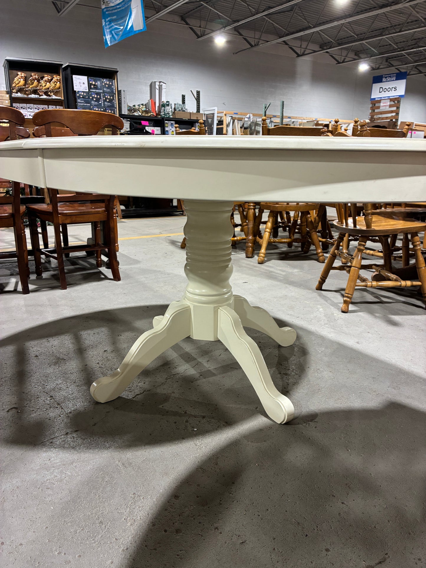 Round White Pedestal Dining Table