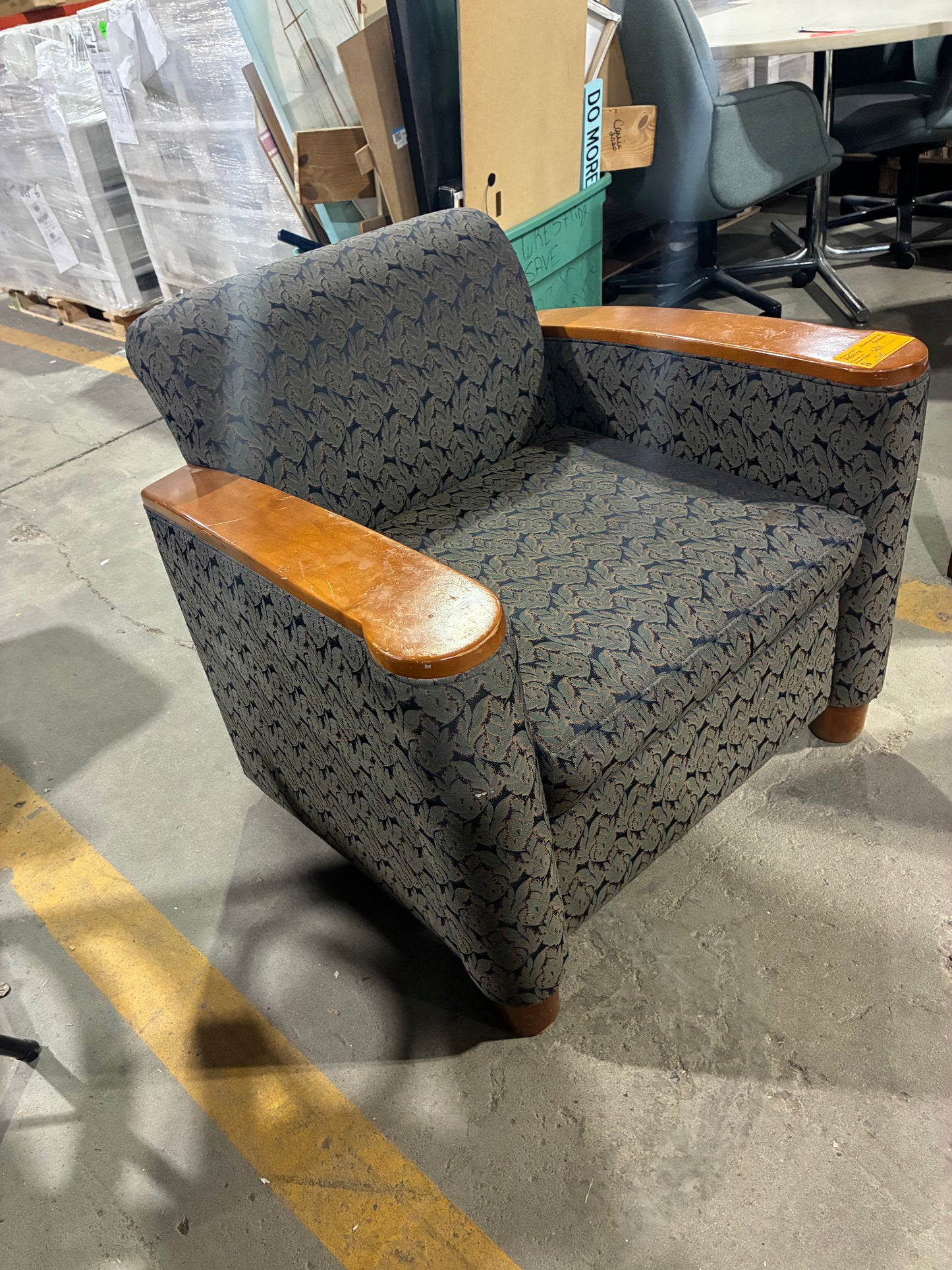 AGI Patterned Lounge Chair
