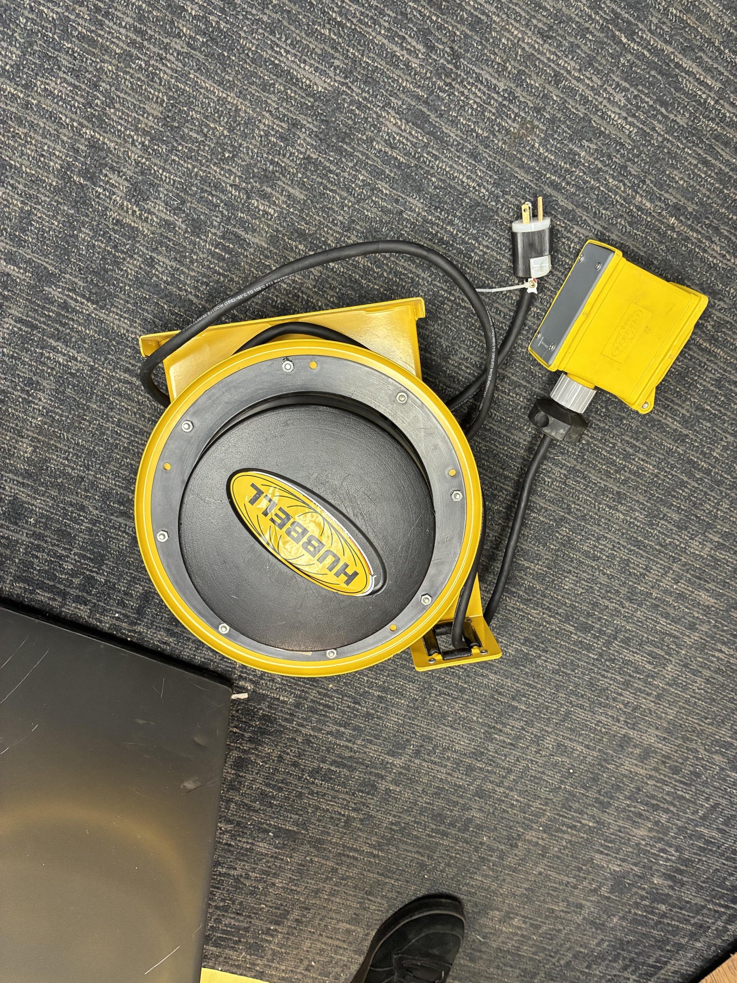 Hubbell Industrial Retractable Cord Reel