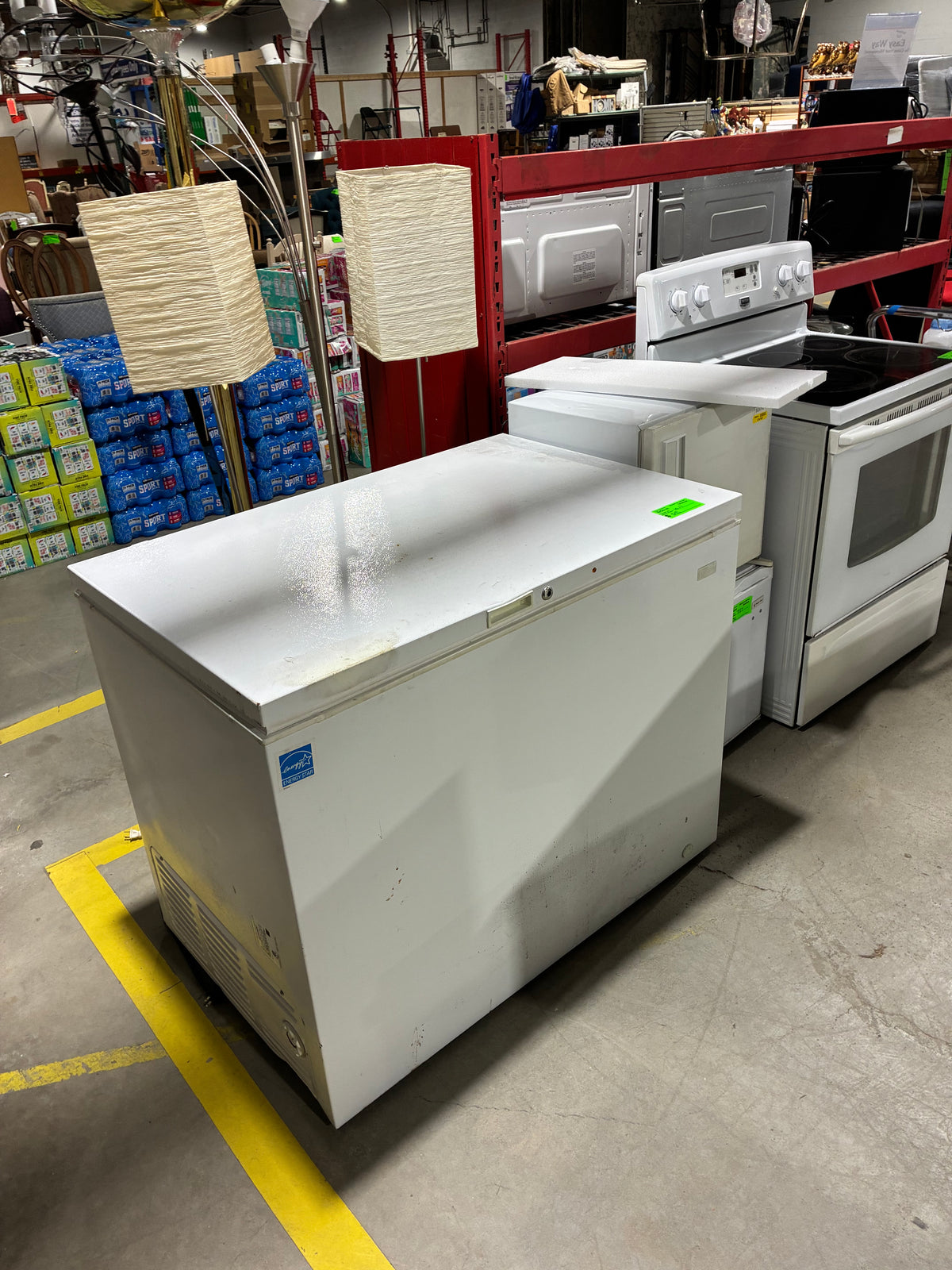 Frigidaire White Chest Freezer with Storage Baskets