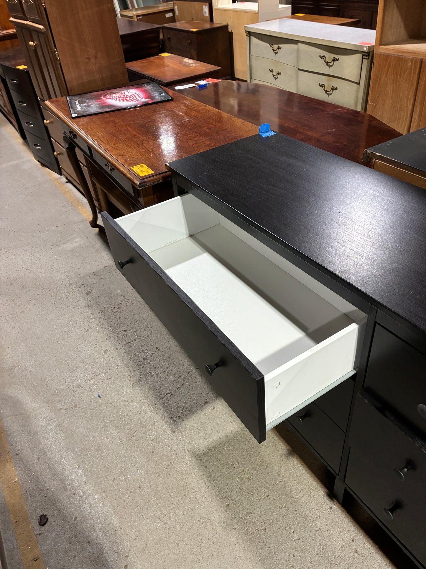 Black 6-Drawer Dresser