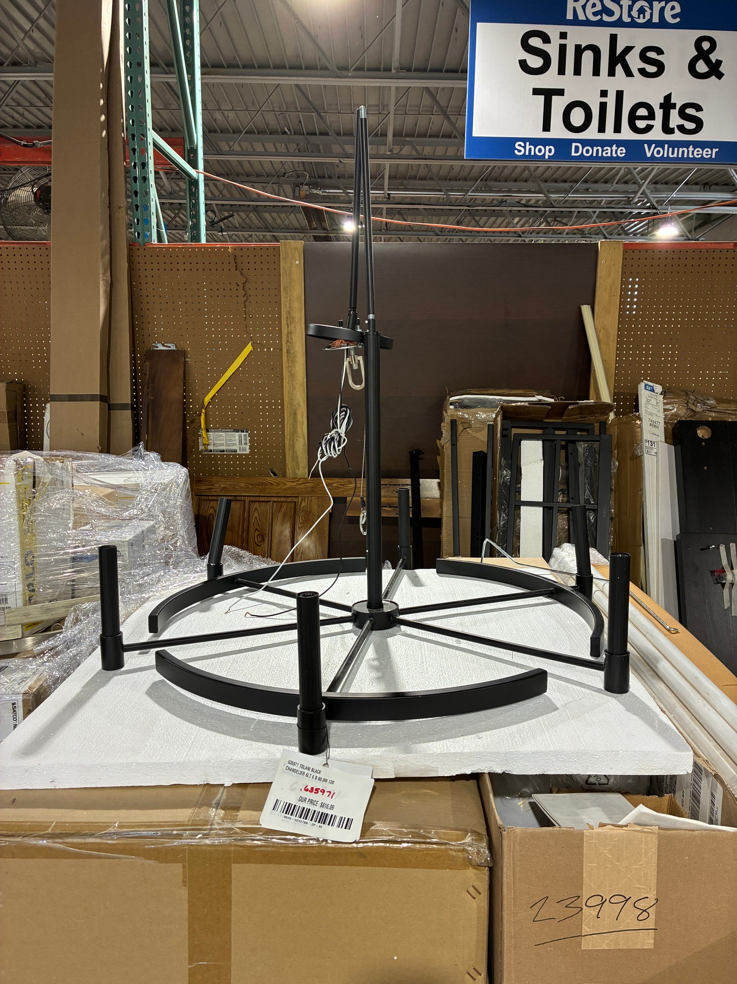 Tolani Black 6 Light Chandelier (Model 635971)