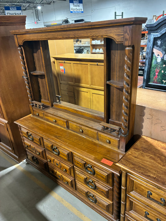 Vintage Lea Furniture Dresser with Mirror – Two-Piece Set