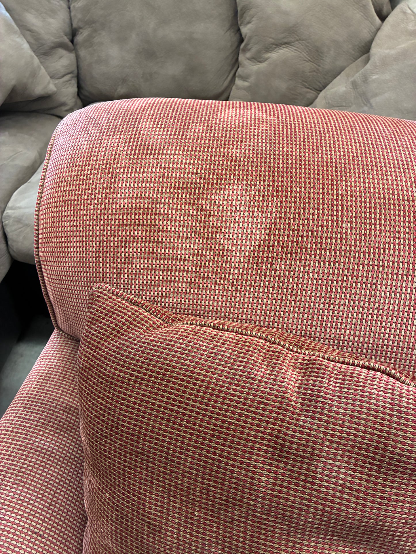 Light Red Textured Loveseat with Throw Pillows