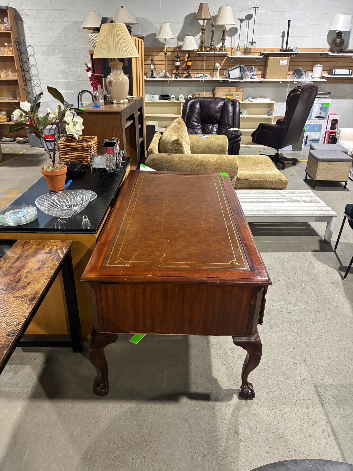 Sligh Ellis Line Traditional Executive Desk