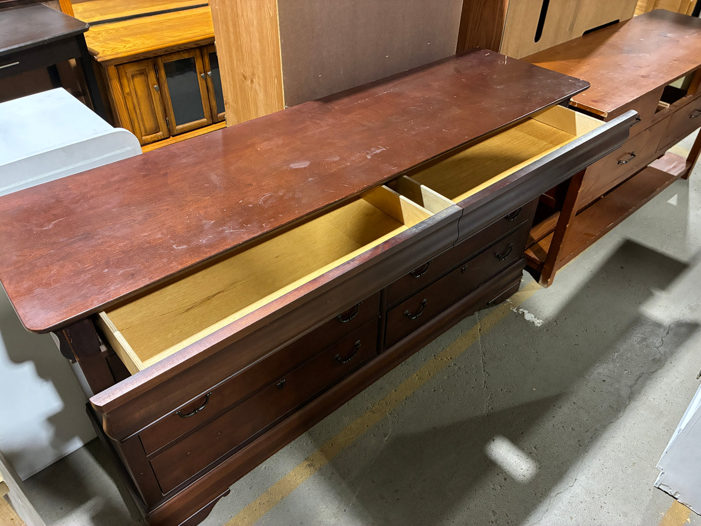 Broyhill 6-Drawer Dresser