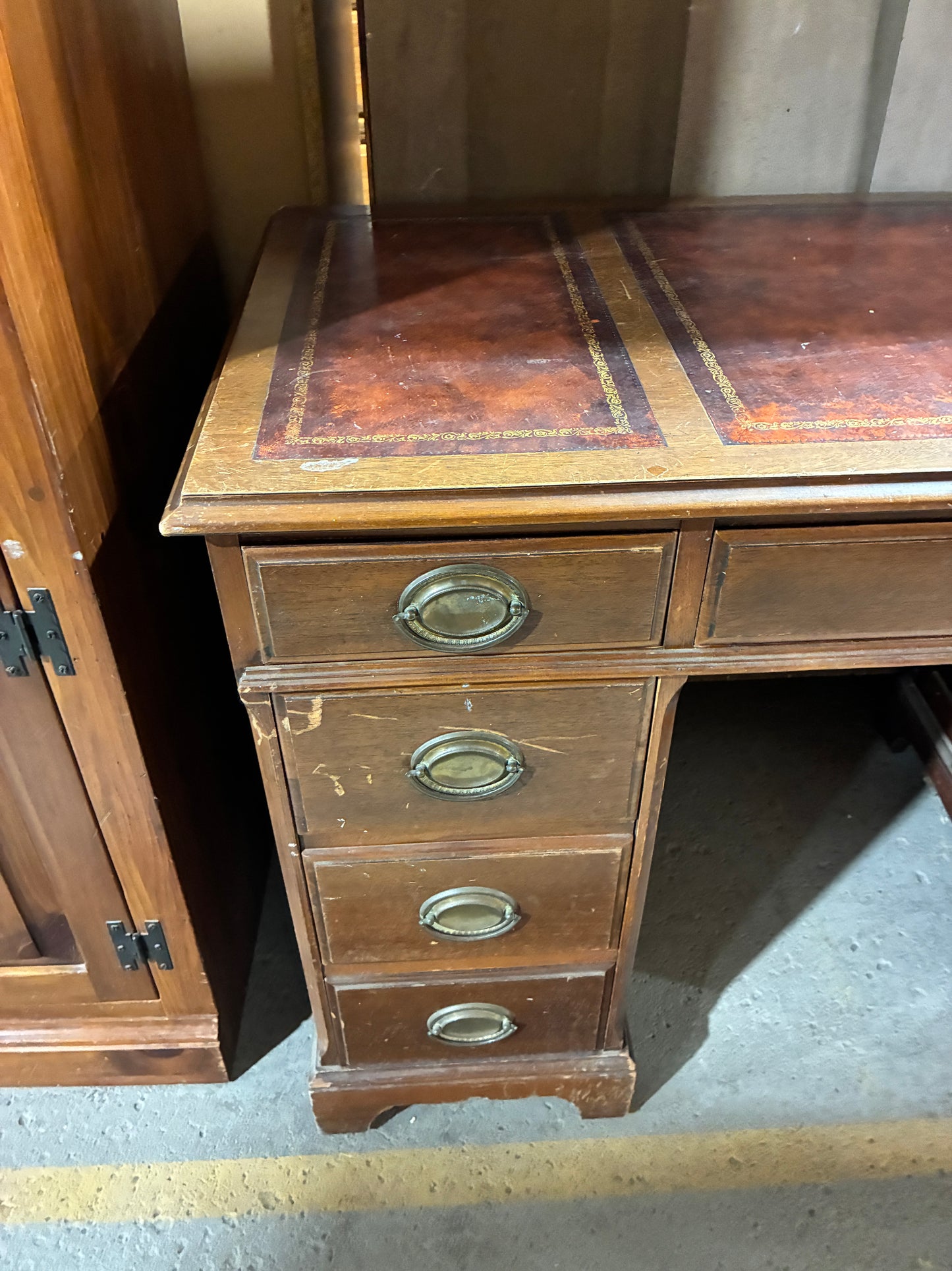 Vintage Style Writing Desk with Faux Leather Top