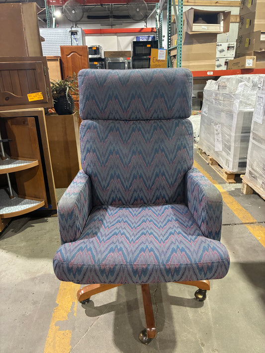 Patterned High-Back Swivel Lounge Chair