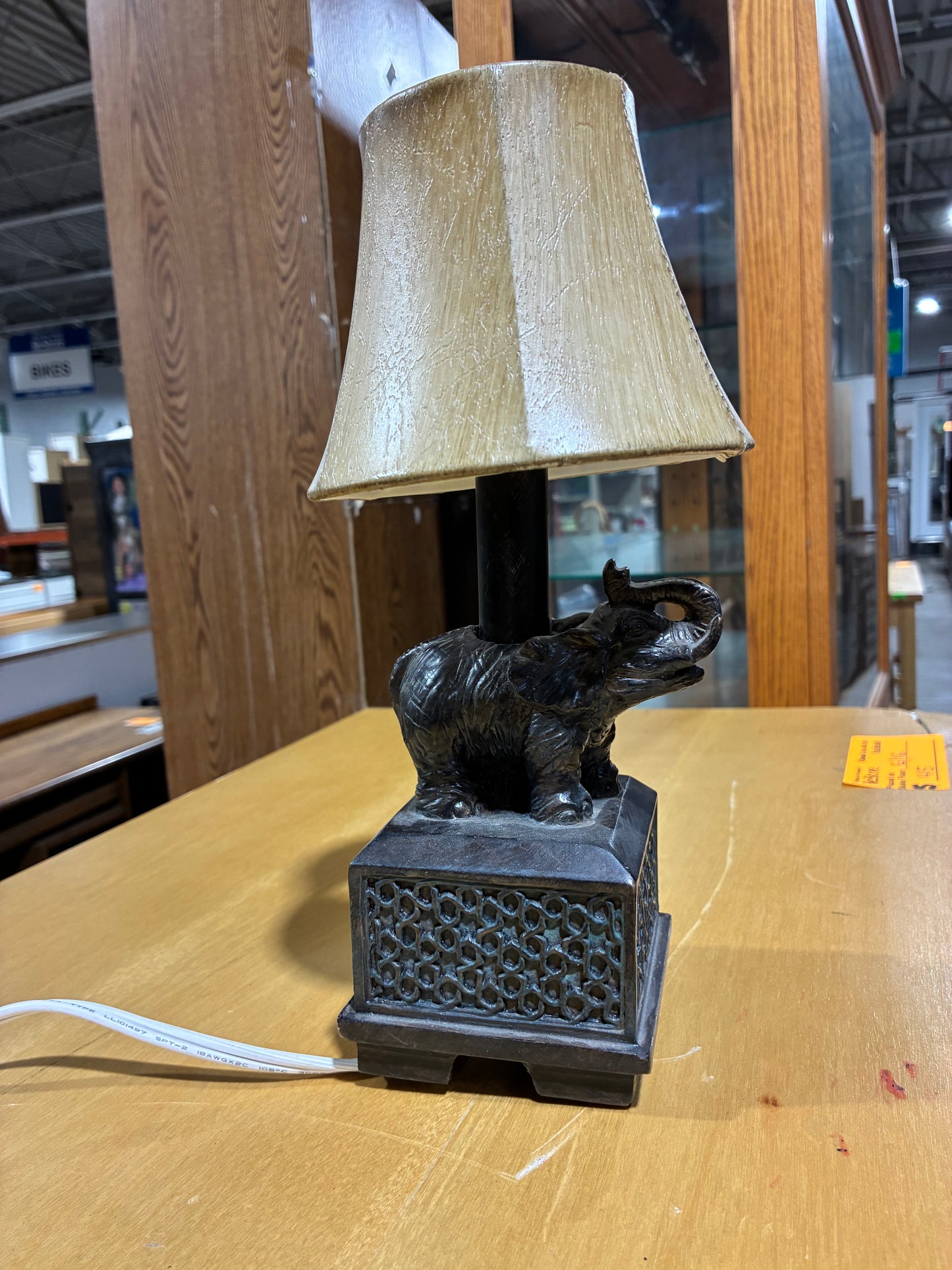Elephant Accent Table Lamp