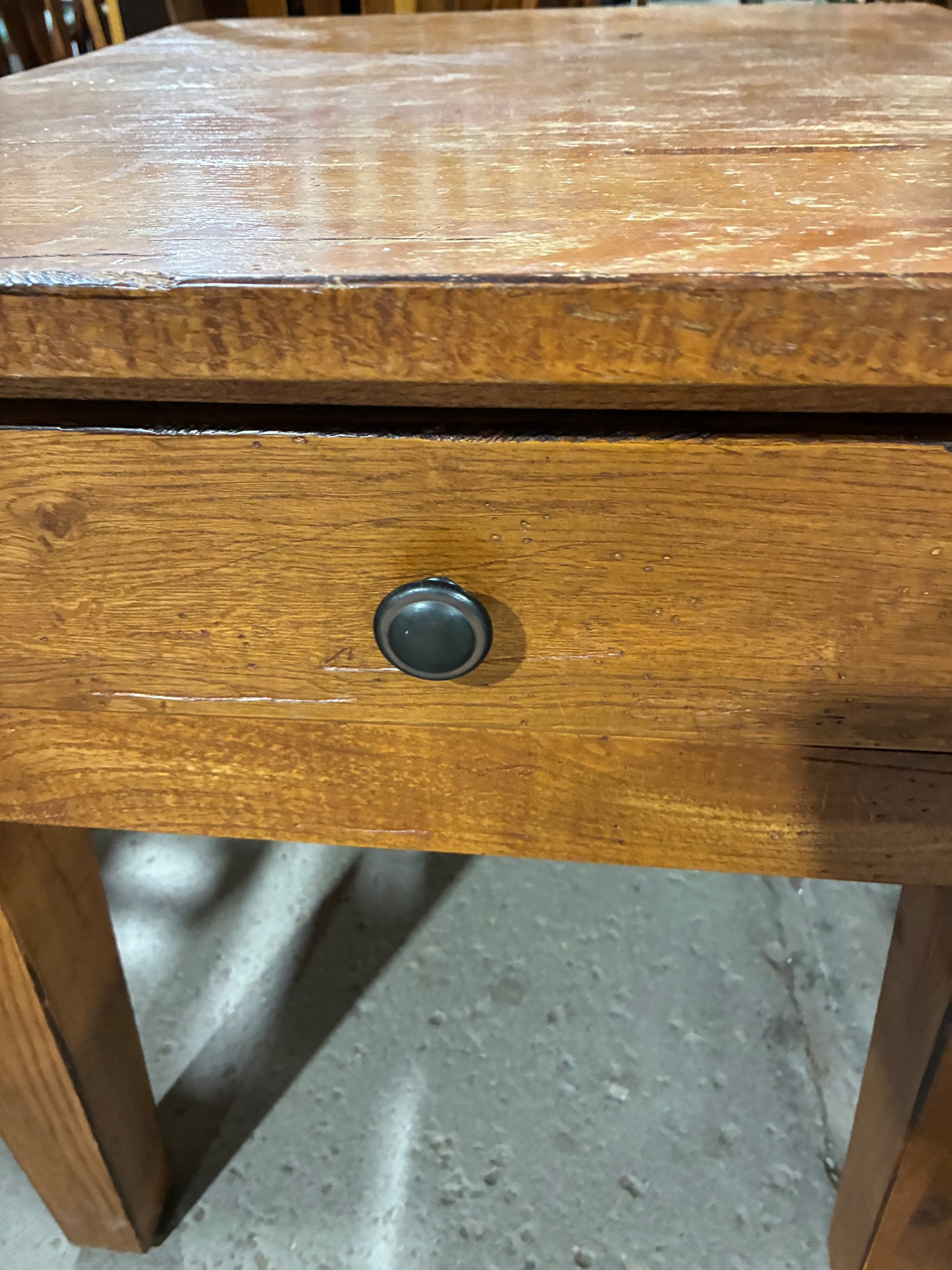 Broyhill Attic Heirlooms Oak End Table with Drawer