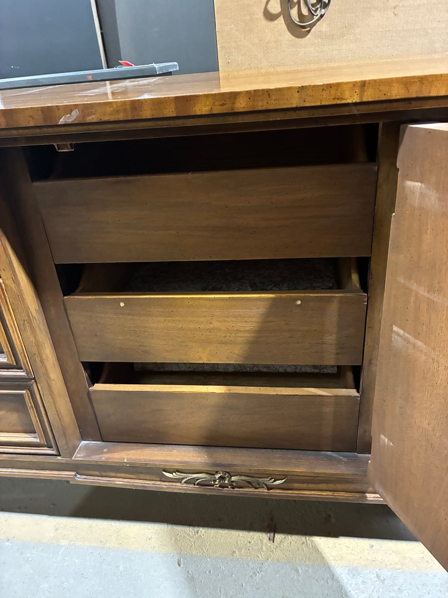 Traditional Wood Sideboard Buffet Cabinet